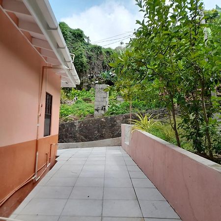 Angie'S Cove, Modern Get-Away Overlooking קסטריס מראה חיצוני תמונה